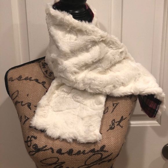 Hand Crafted Accessories - Faux Fur And Plaid Flannel Scarf